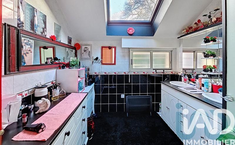 Maison - 200 m² - 9 pièces