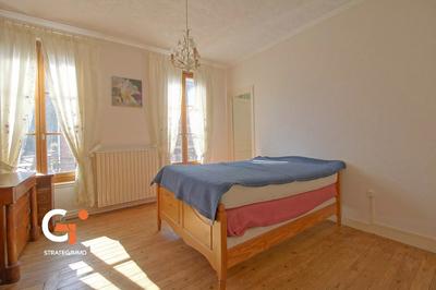 Maison - 144 m² - 8 pièces