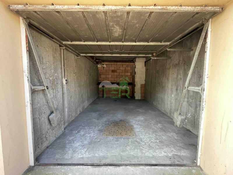 Parking / Garage - 15 m²