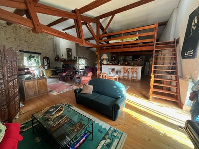 Loft - 161 m² - 5 pièces