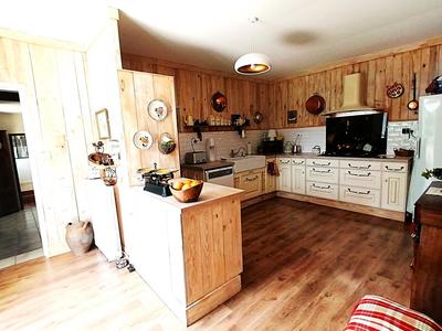 Maison - 290 m² - 8 pièces