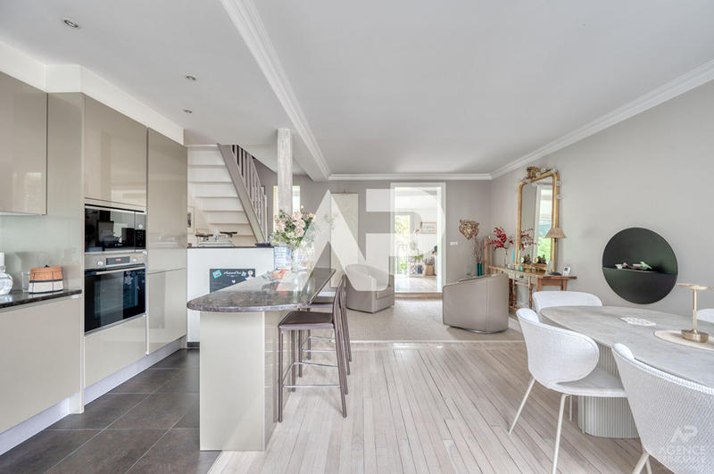 Maison - 170 m² - 6 pièces