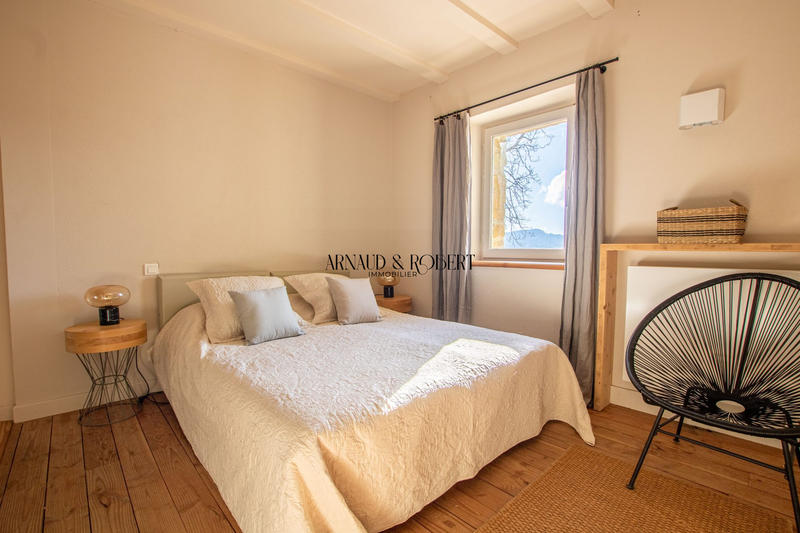 Maison - 600 m² - 25 pièces