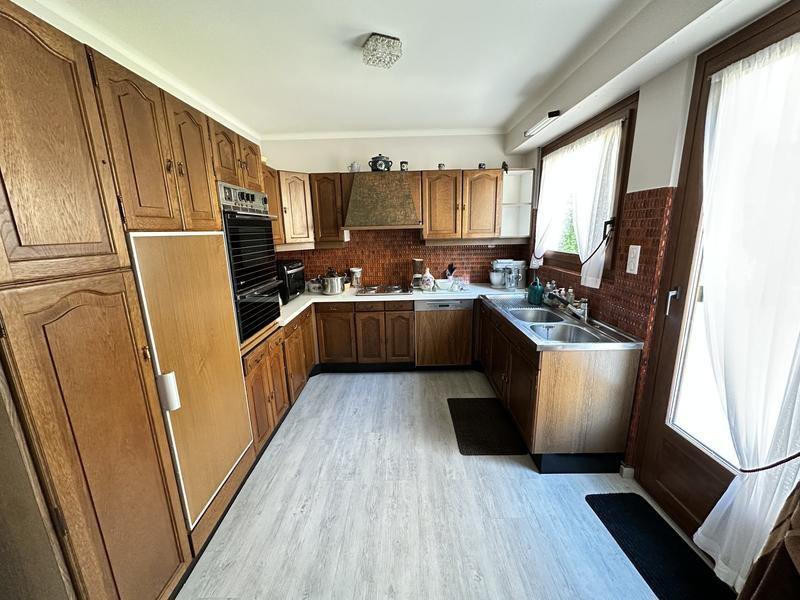 Maison - 211 m² - 8 pièces