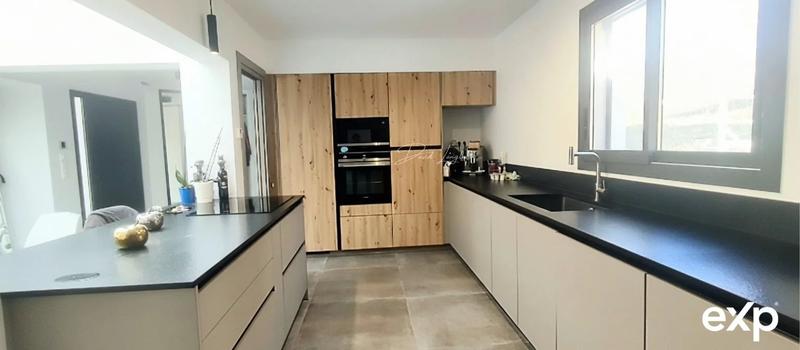 Villa - 180 m² - 5 pièces