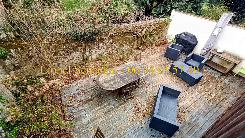 Maison - 247 m² - 15 pièces