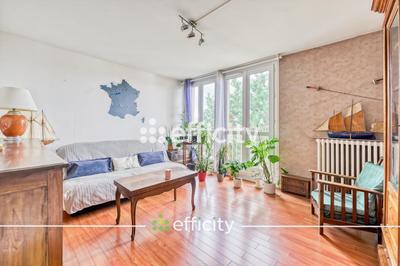 Appartement ancien - 72 m² - 4 pièces