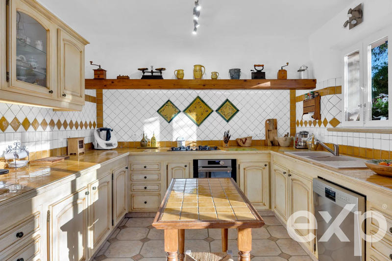 Bastide - 342 m² - 9 pièces