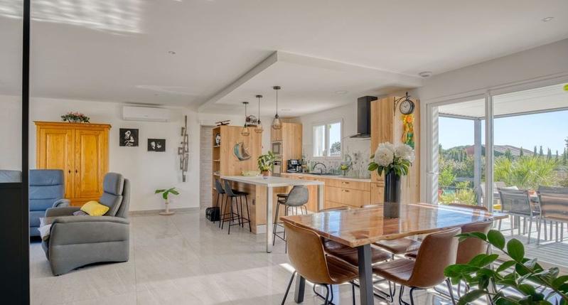 Maison - 102 m² - 4 pièces