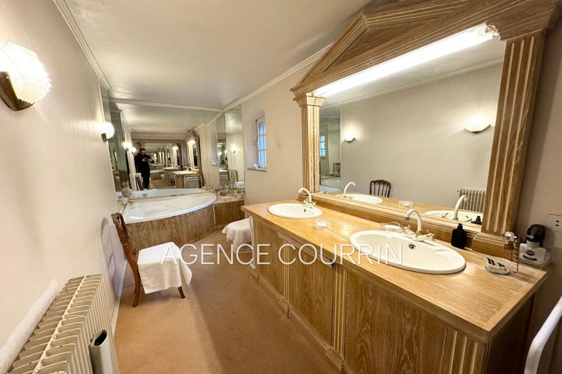 Villa - 200 m² - 5 pièces