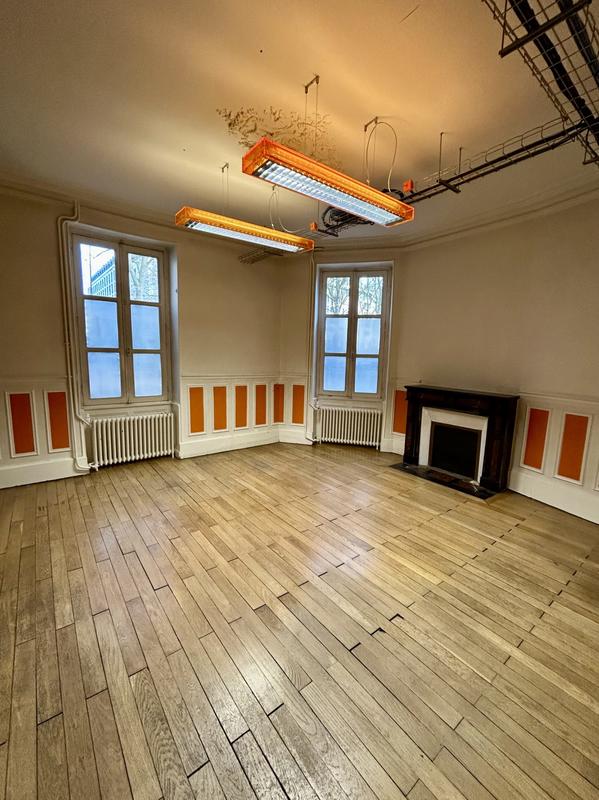 Bureau - 195 m² - 8 pièces