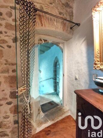 Maison - 300 m² - 16 pièces