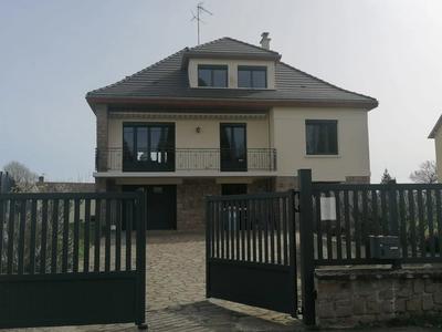 Maison - 161 m² - 6 pièces