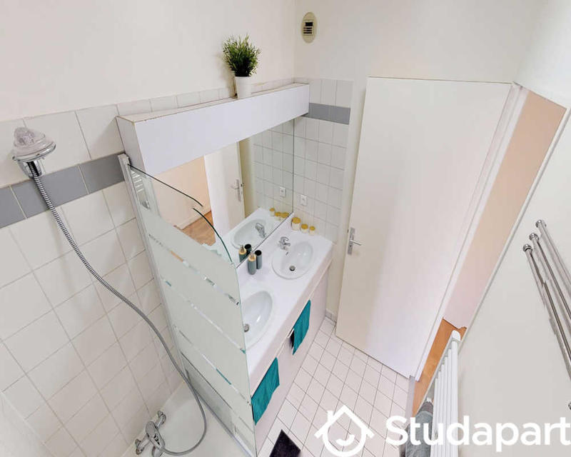 Chambre - 90 m² - 1 pièce