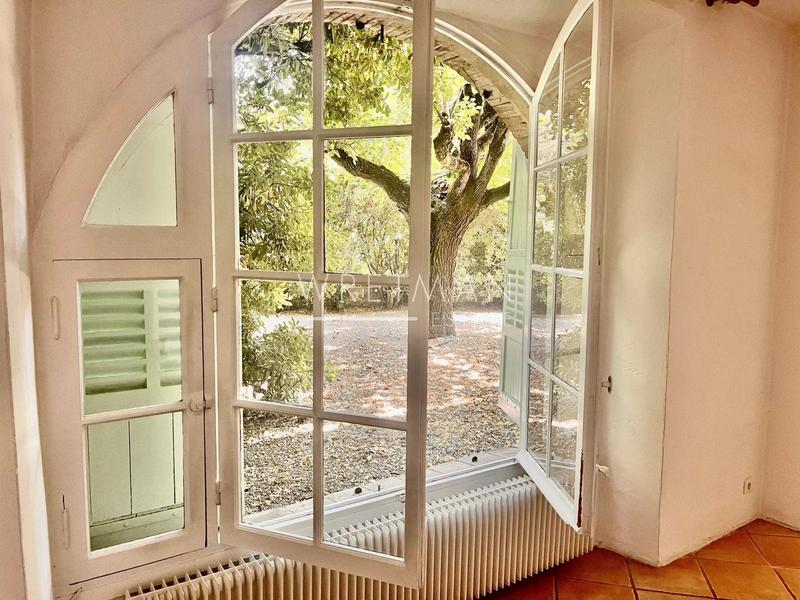 Maison - 300 m² - 10 pièces