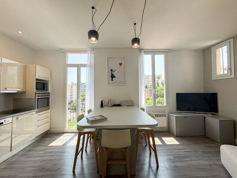 Immeuble - 146 m² - 8 pièces