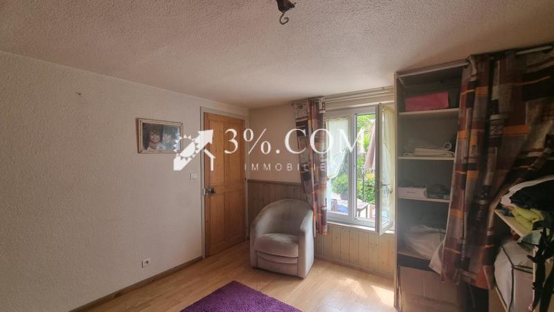 Maison - 240 m² - 8 pièces