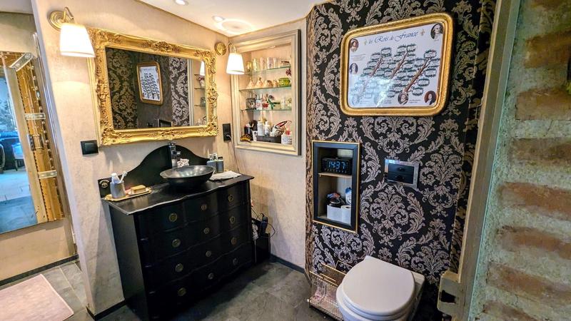 Maison - 222 m² - 6 pièces