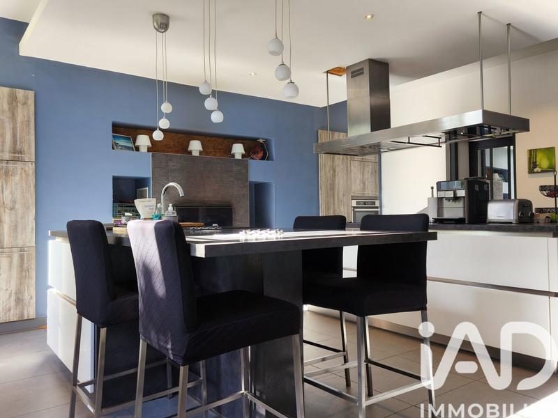 Maison - 360 m² - 6 pièces