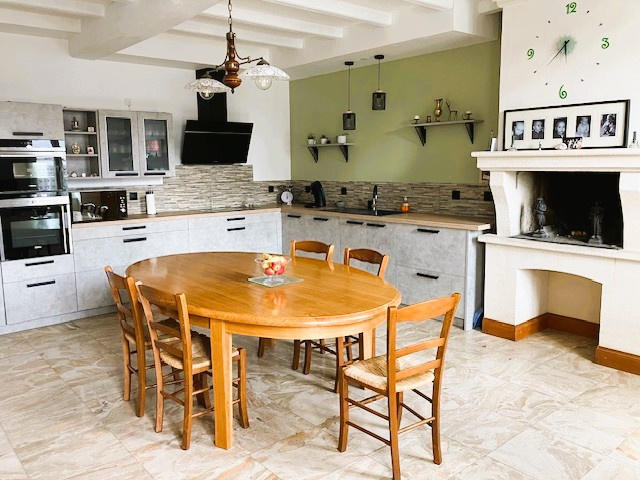 Maison de village - 225 m² - 8 pièces