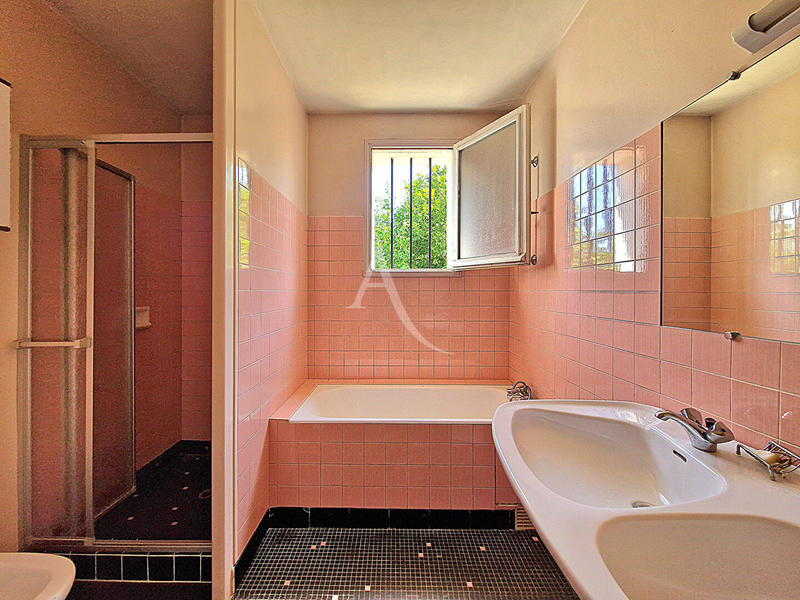 Maison - 110 m² - 6 pièces