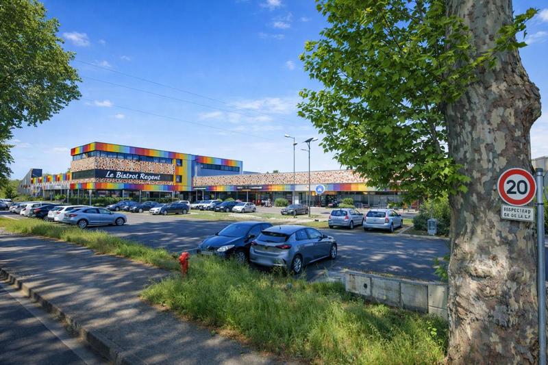 Local d'activité / Entrepôt - 325 m²