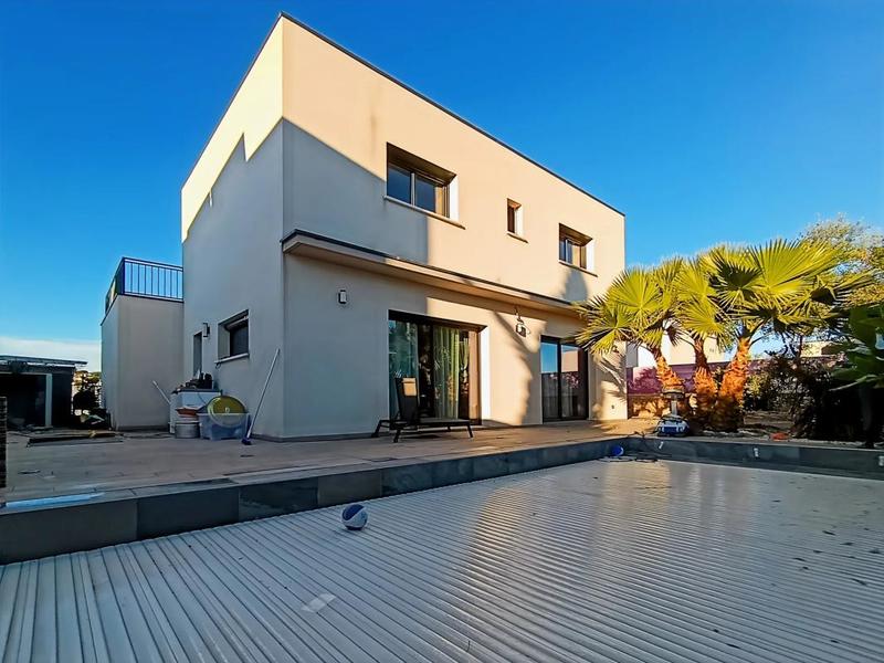 Maison - 157 m² - 7 pièces