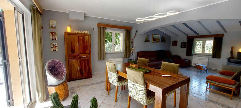 Villa - 161 m² - 5 pièces