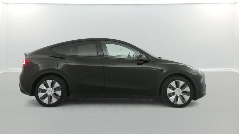 Tesla Model y Standard Rwd