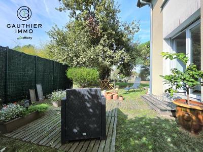 Maison jumelée - 66 m² - 3 pièces