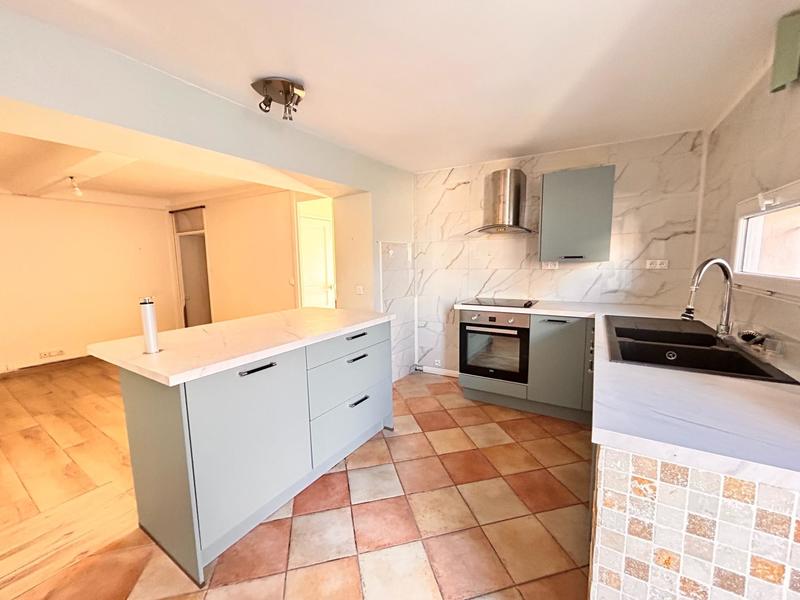 Maison - 181 m² - 9 pièces