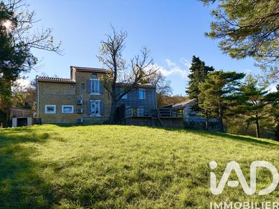 Maison - 280 m² - 15 pièces