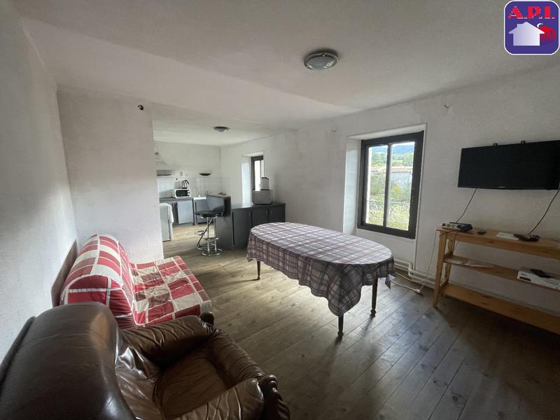 Propriété - 1 252 m² - 38 pièces