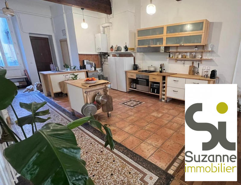 Appartement - 144 m² - 5 pièces