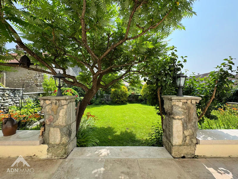 Maison - 200 m² - 6 pièces