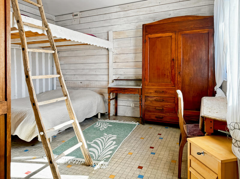 Maison - 240 m² - 10 pièces