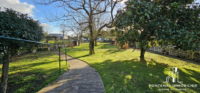 Maison - 220 m² - 7 pièces