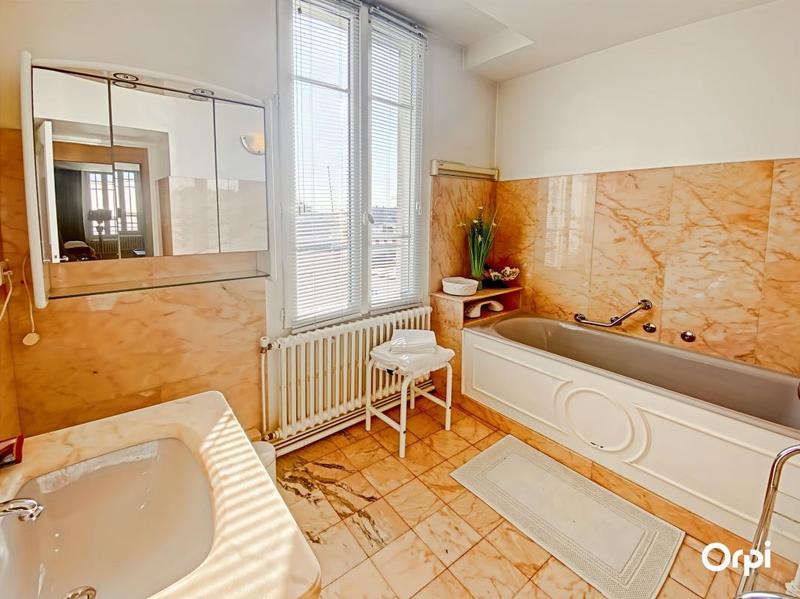Appartement - 99 m² - 3 pièces