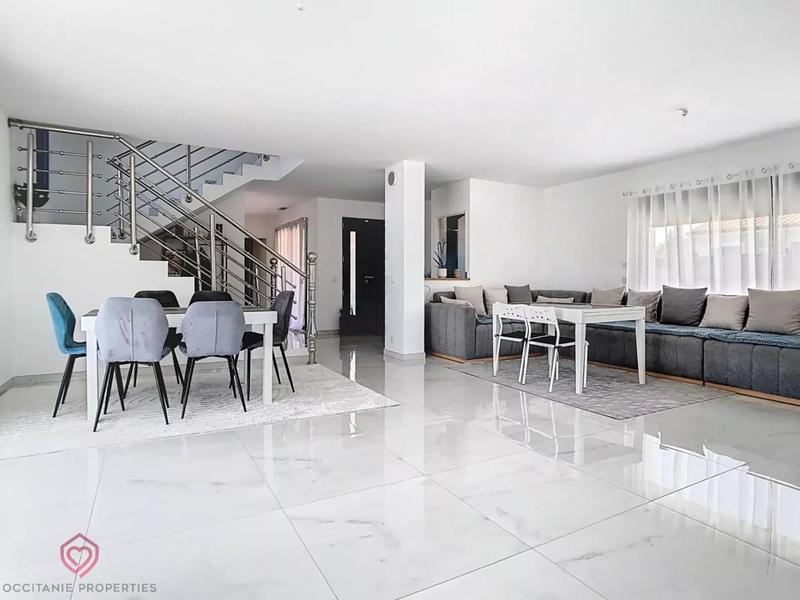 Maison - 137 m² - 5 pièces