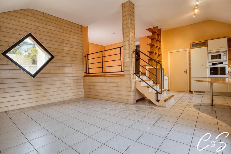 Maison - 136 m² - 6 pièces