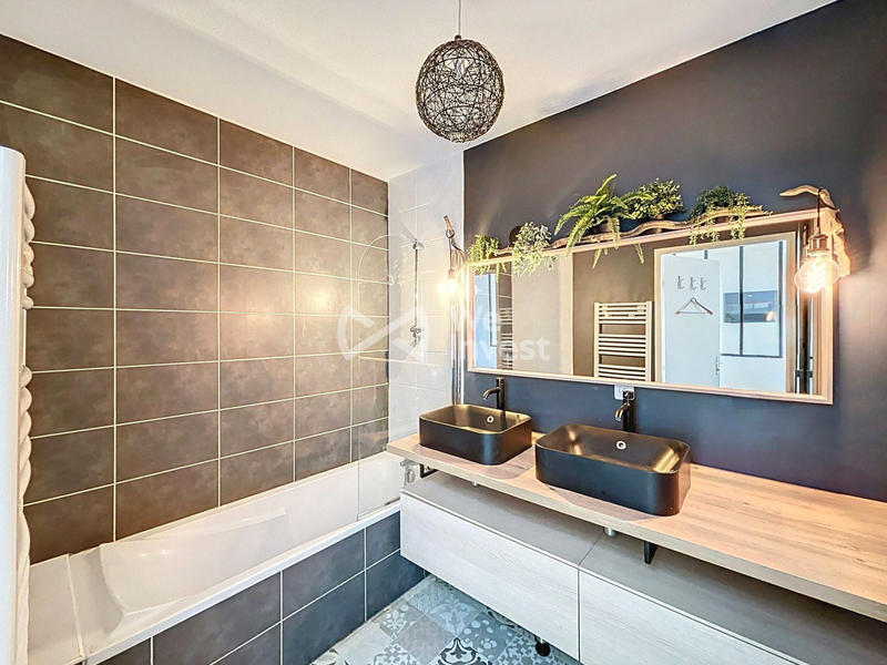 Appartement - 67 m² - 3 pièces