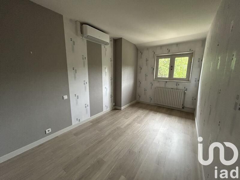 Maison - 216 m² - 8 pièces