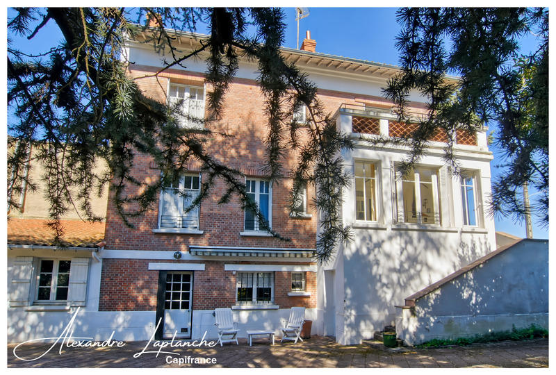 Maison bourgeoise - 217 m² - 10 pièces