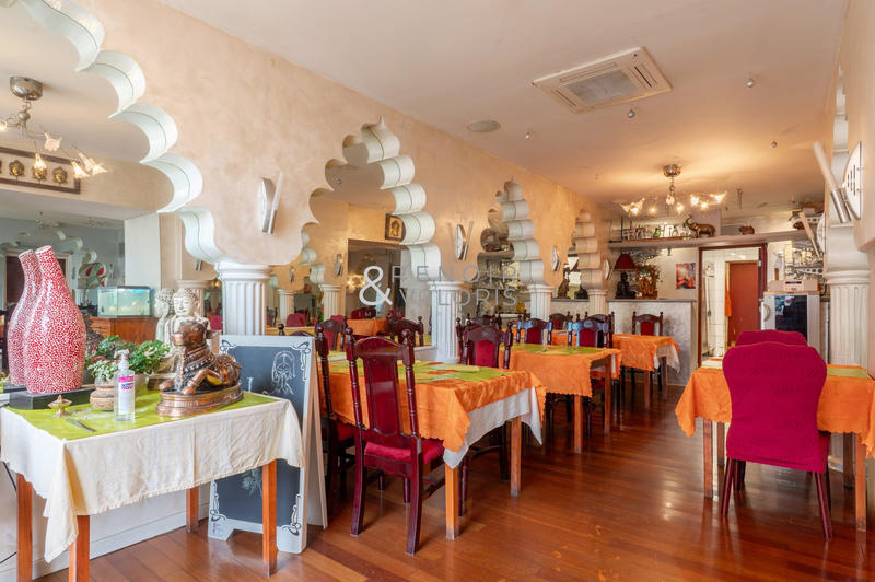 Local commercial - 153 m² - 2 pièces