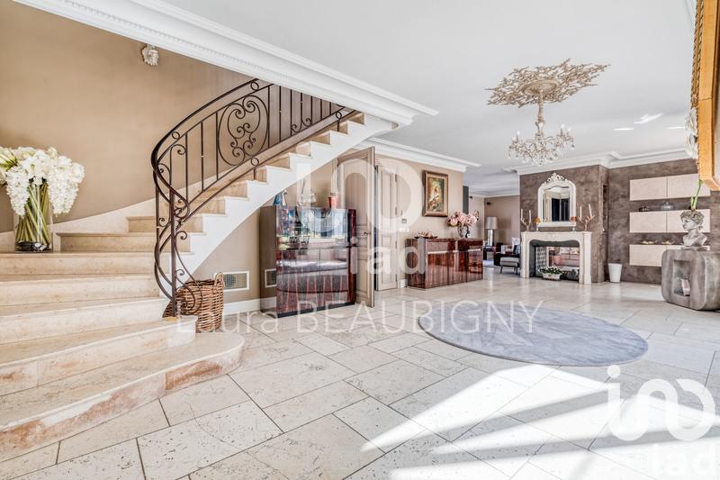 Maison - 524 m² - 12 pièces