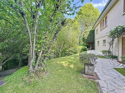 Maison - 182 m² - 7 pièces