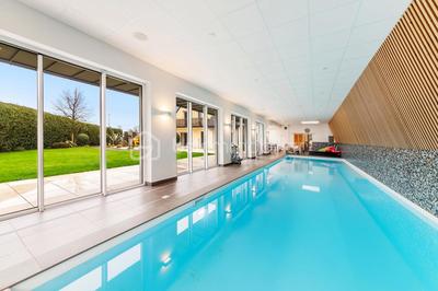 Maison - 305 m² - 8 pièces