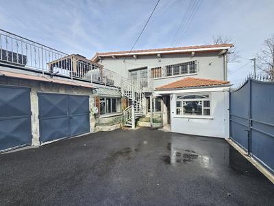 Maison - 135 m² - 5 pièces