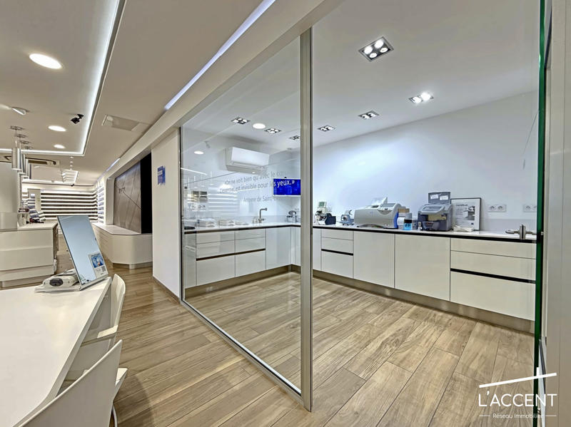 Local commercial - 230 m²