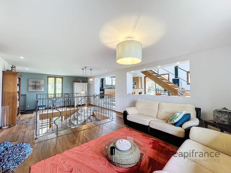 Maison - 210 m² - 6 pièces